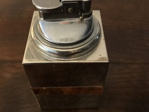 ACCENDINO DA TAVOLO ANNI 60 IN METALLO E RADICA