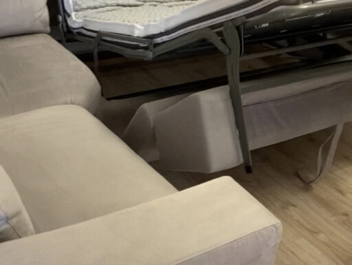 Divano letto + una seduta elettrica , marca poltrone sofà,