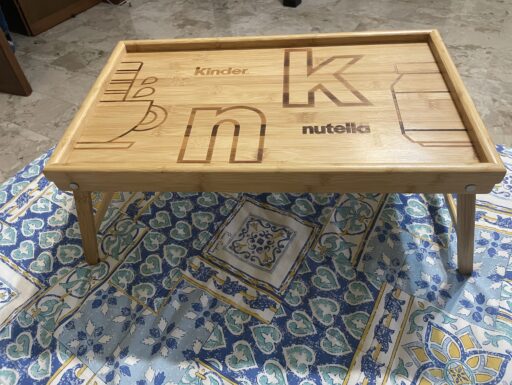 Tavolino Kinder in legno per colazione a letto