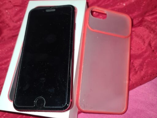 iPhone SE 2020 red product