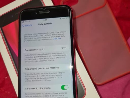 iPhone SE 2020 red product