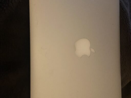 MacBook Apple