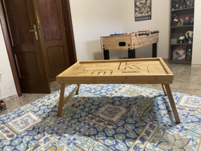 Tavolino Kinder in legno per colazione a letto
