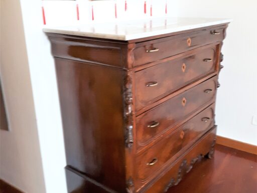 Cassettiera fine '800 con piano in marmo