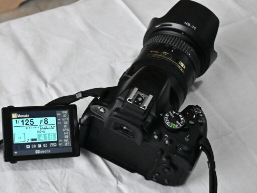 Nikon 5100 con obiettivo Nikon 18-200 vr2 3.5-5.6