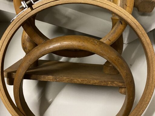 Telaio antico per ricamo