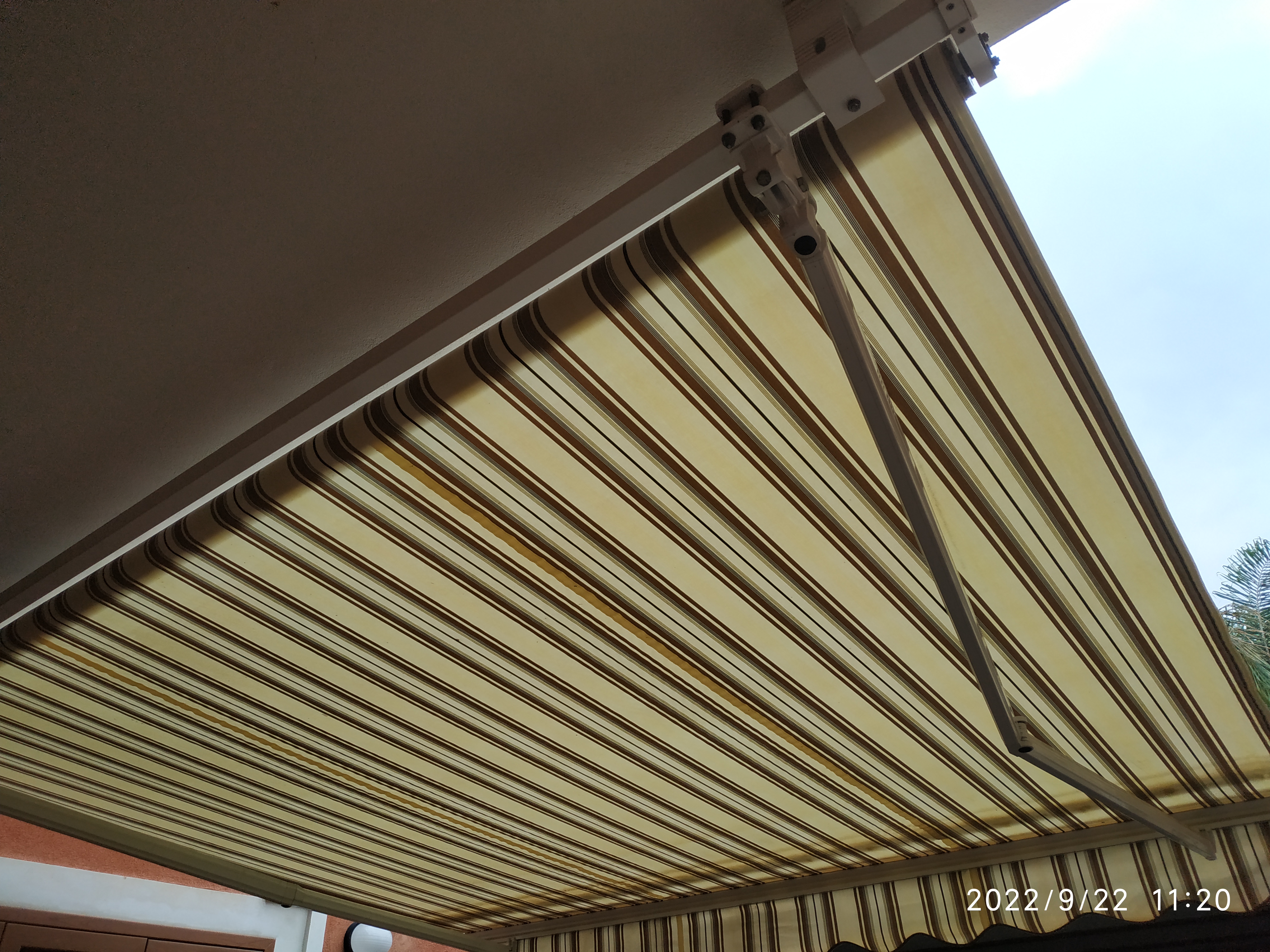 Tenda da sole avvolgibile reclinabile a bracci