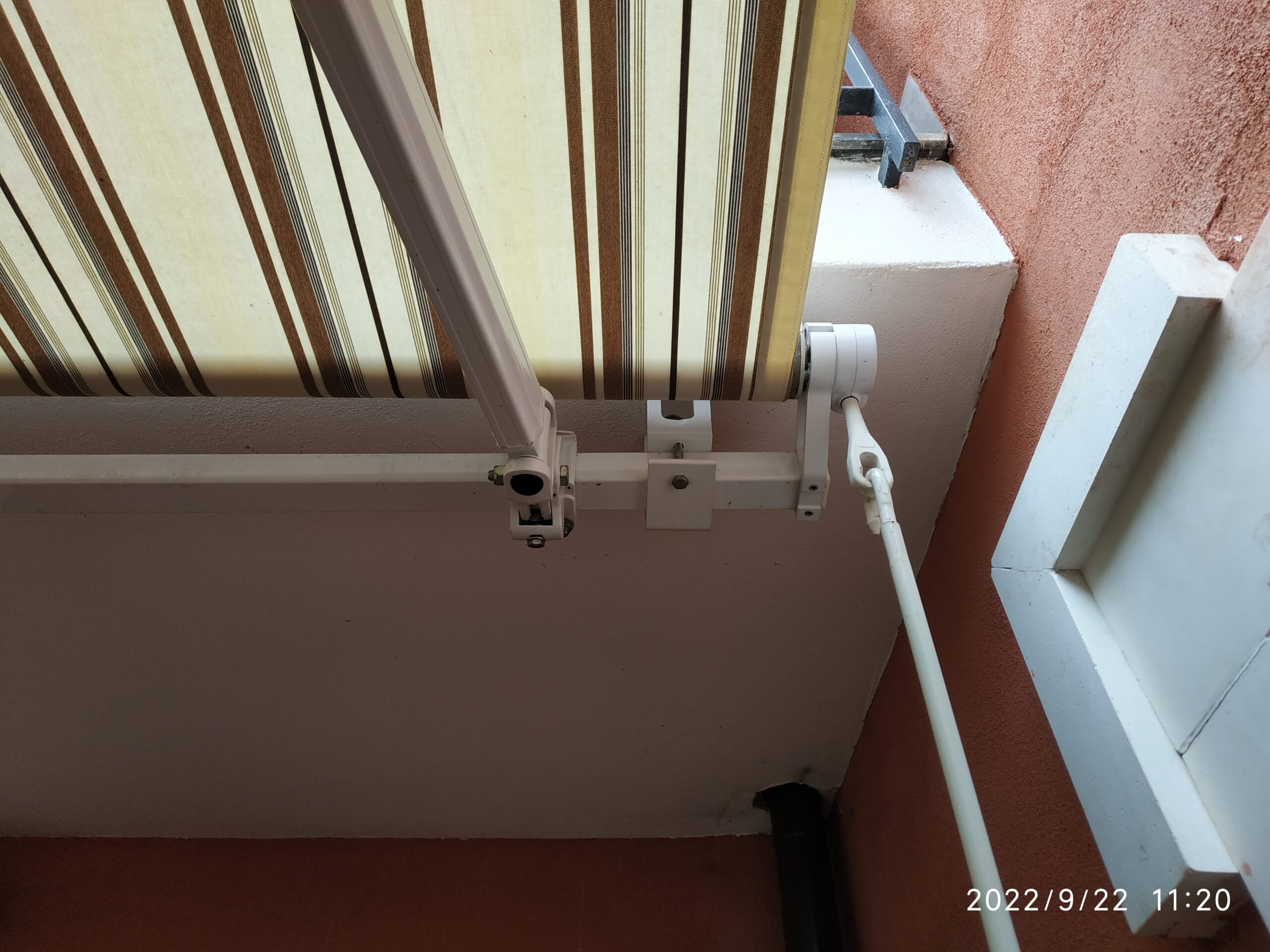 Tenda da sole avvolgibile reclinabile a bracci