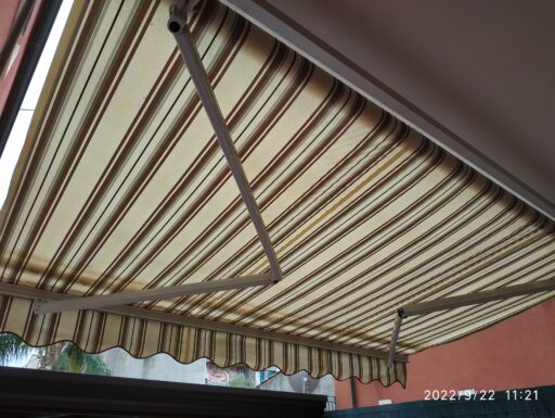 Tenda da sole avvolgibile reclinabile a bracci