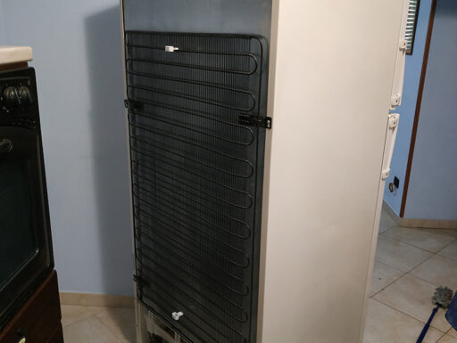 Frigo/congelatore Whirlpool modello WTE 5243 A+NFM