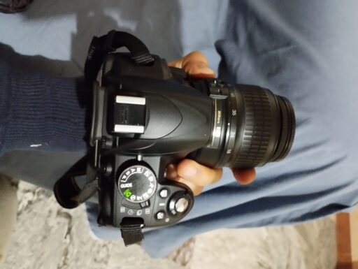 Nikon D3100 con obbiettivo nikon af 18 55 mm usata