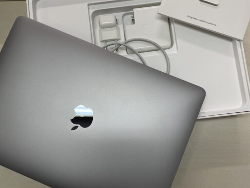 MacBook Pro 13" Display Retina