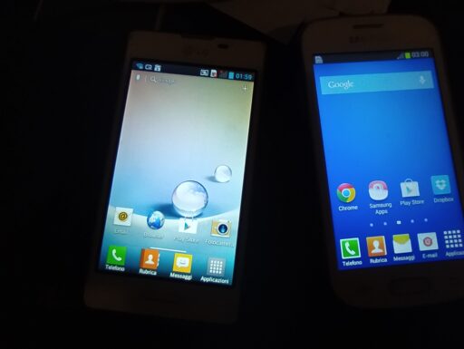 Due smartphone un Samsung e un LG