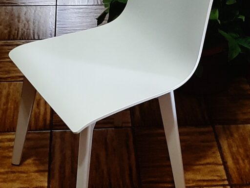 Sedie, poltroncine e tavoli