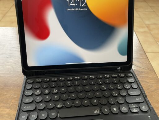 iPad Air 10,9 64gb con cover e tastiera