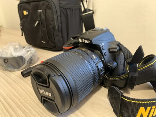 Nikon D5600 + accessori NUOVA