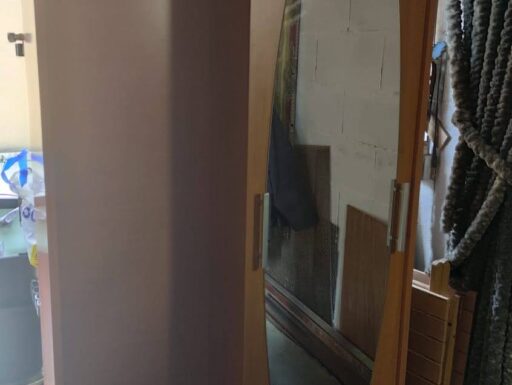 Mobile ingresso in legno