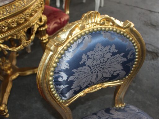 Poltroncina in stile Barocco moderno