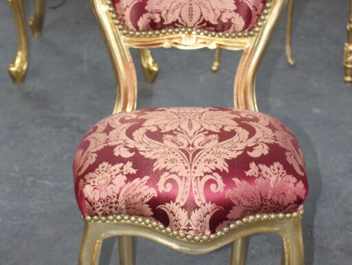 Poltroncina in stile Barocco moderno