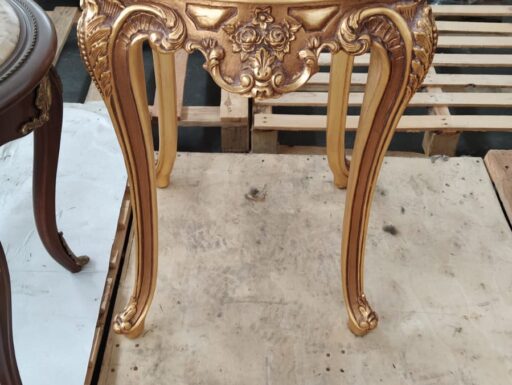 Tavolino quadrato in stile barocco moderno