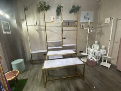 Arredamento negozio abbigliamento