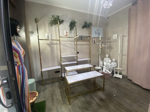 Arredamento negozio abbigliamento