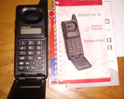 Cellulare Motorola international 8700