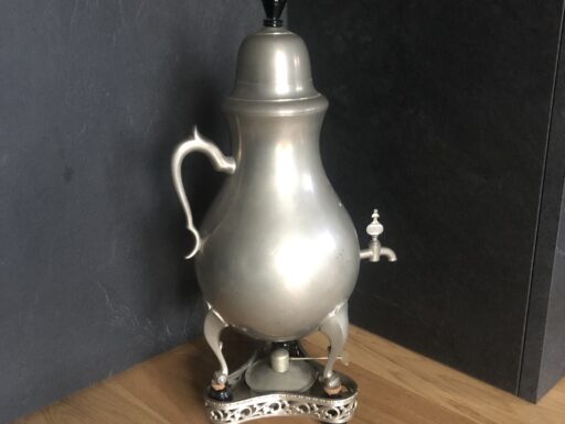 Samovar in peltro
