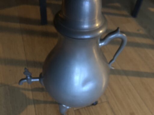 Samovar in peltro