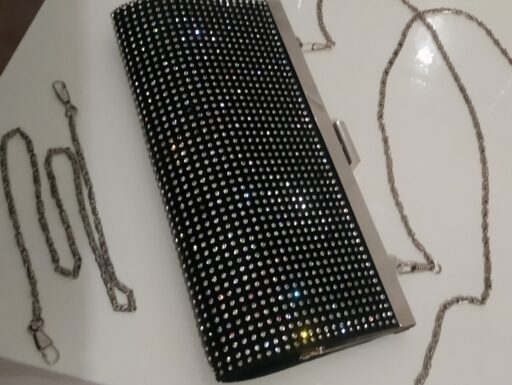 Borsa+vestito misura S = 20 euro.