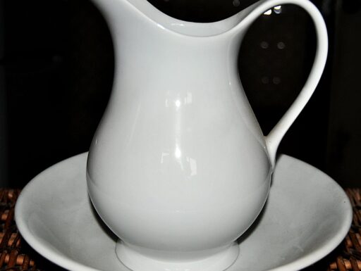 Brocca con catino in fine porcellana