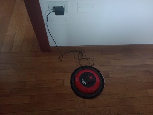 Robot aspirapavimenti