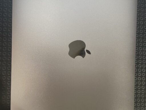 Macbook Air come nuovo con accessori