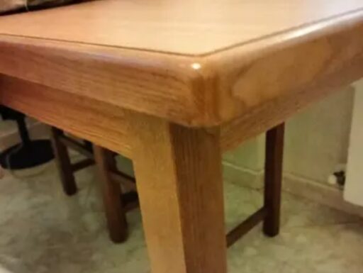 Tavolo in legno massello