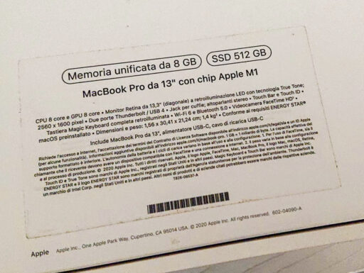 Apple 2020 MacBook Pro con Chip M1 (13″, 8GB RAM, 512GB SSD)