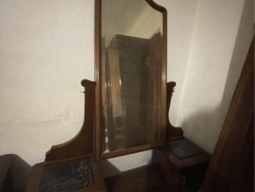 Antica toeletta in massello