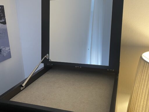 Cassettiera Malm Ikea verticale con specchio porta oggetti