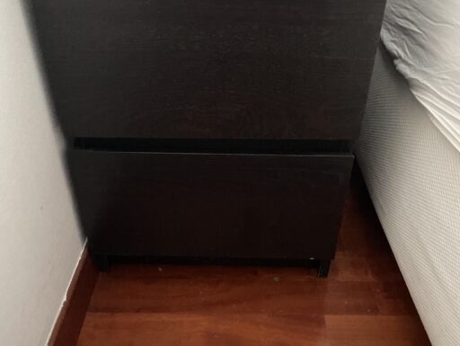 Comodini Ikea modello Malm marrone scuro