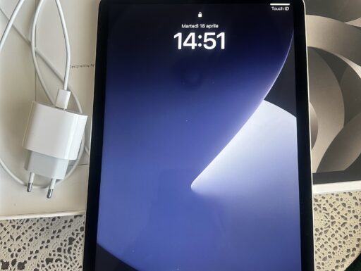 Ipad air 256gb 5gen. wi-fi ancora un anno di garanzia