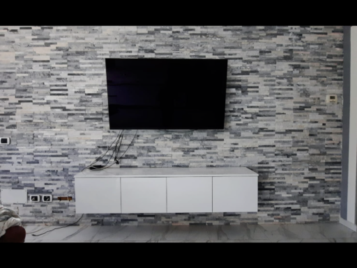 Cucine e divani da esposizione modificabili a metà prezzo