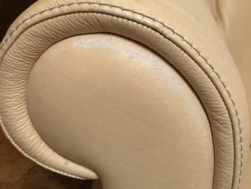 Divano e poltrona. Il prezzo indicato è trattabile