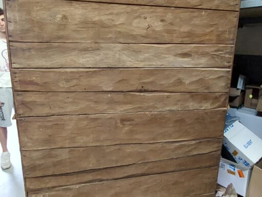 Armadio antico in legno fine 800