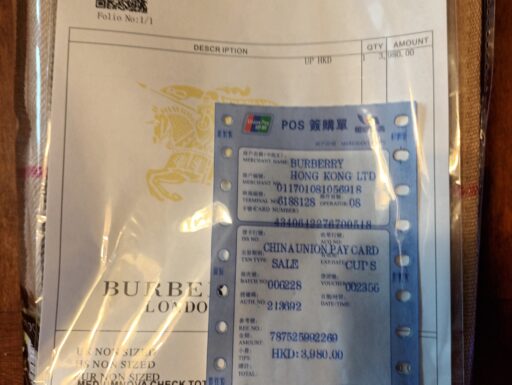 Sciarpa Burberry nuova ancora confezionata