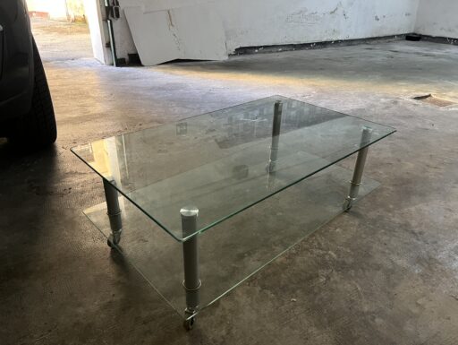 Tavolino in cristallo con ruote