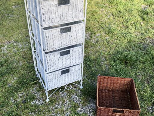 Cassettiera in ferro con 5 cassetti in rattan