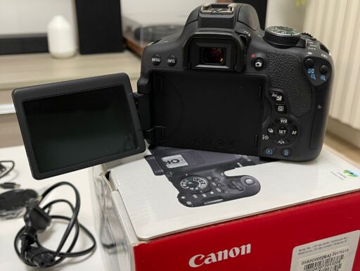 Canon EOS 750d