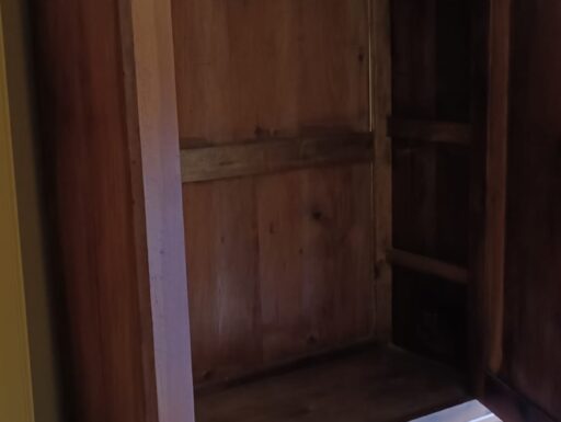 Armadio legno noce