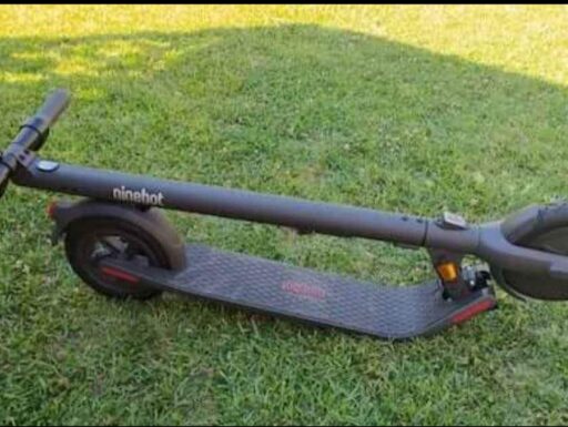 Monopattino nineboot praticamente nuovo