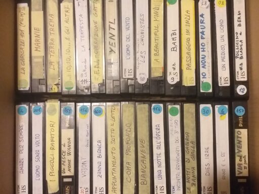 Videocassette vhs registrate dalla televisione tv