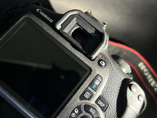 Canon EOS 2000D + obiettivo 18-55mm